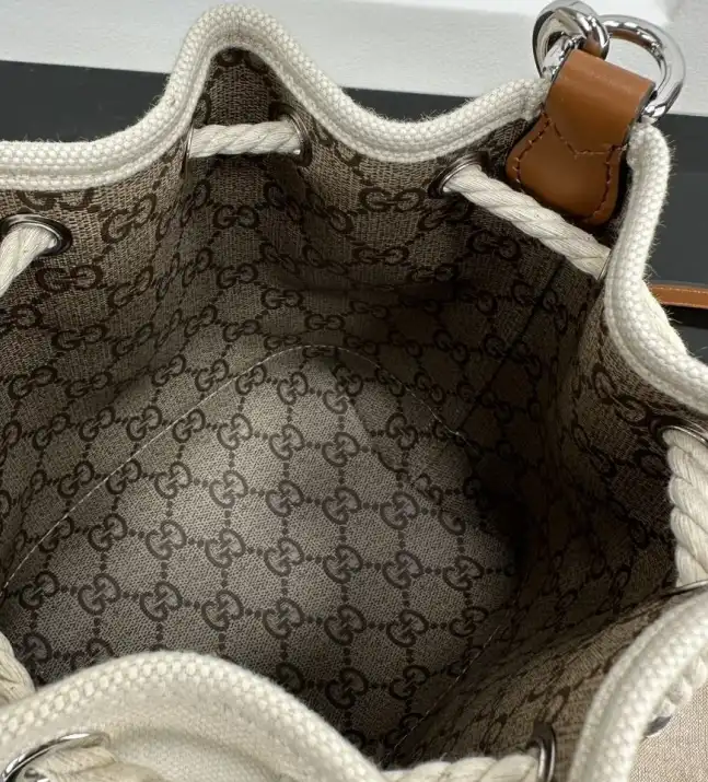 Gvc*1 bucket bags 4034g-0050