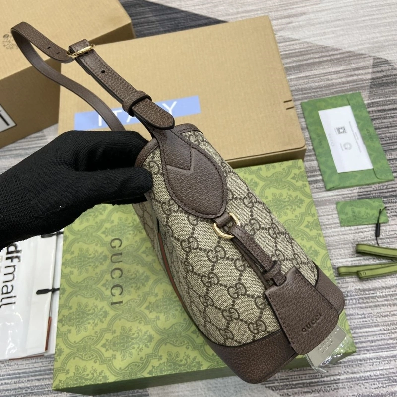 Gvc*1 top handle bags 4036c-2757