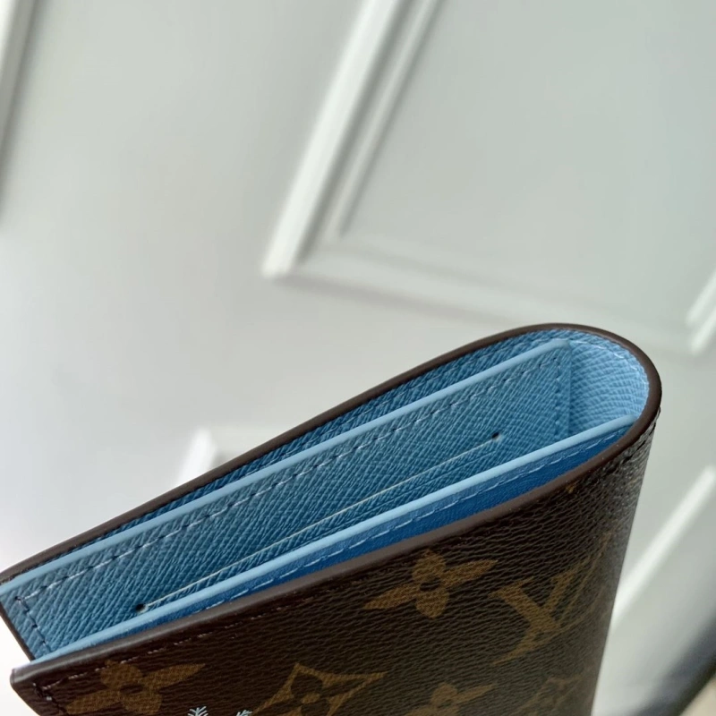 LV Wallets 4048A-0021