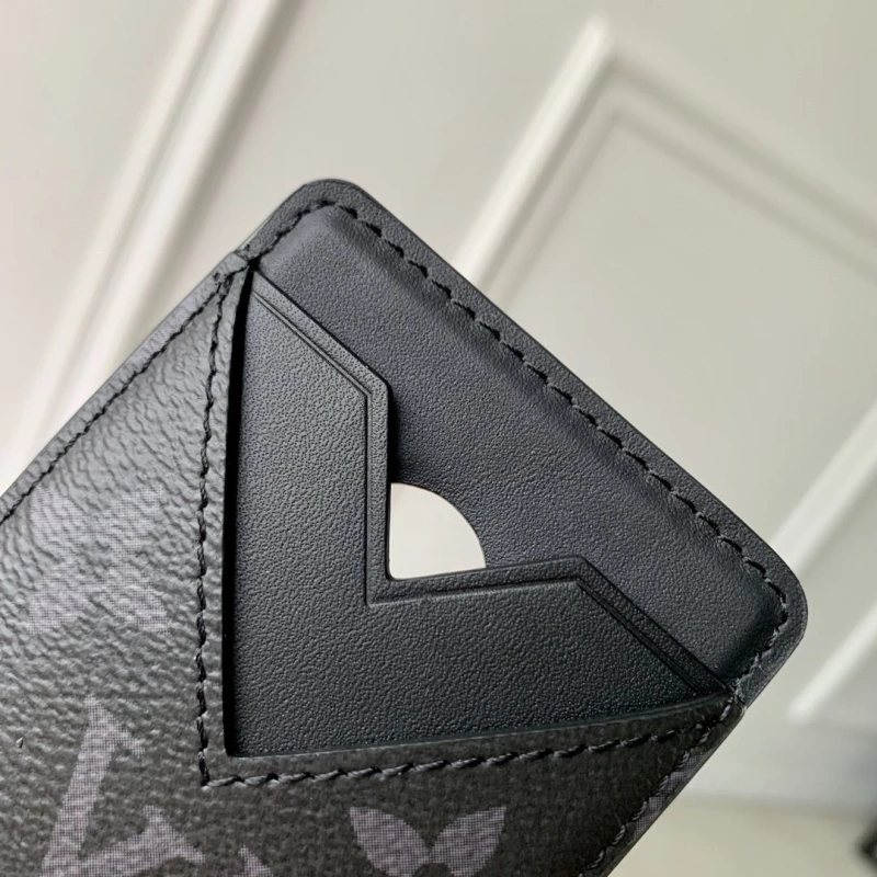 LV Wallets 4048A-0072