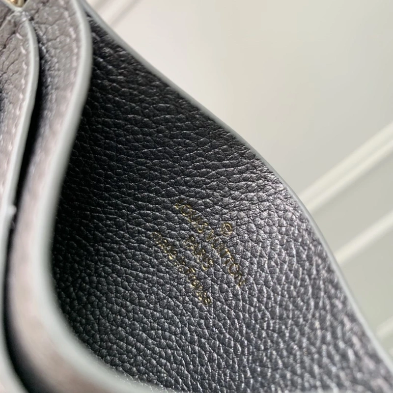 LV Wallets 4048A-0096