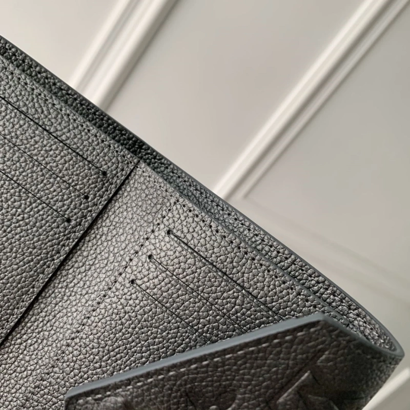 LV Wallets 4048A-0099