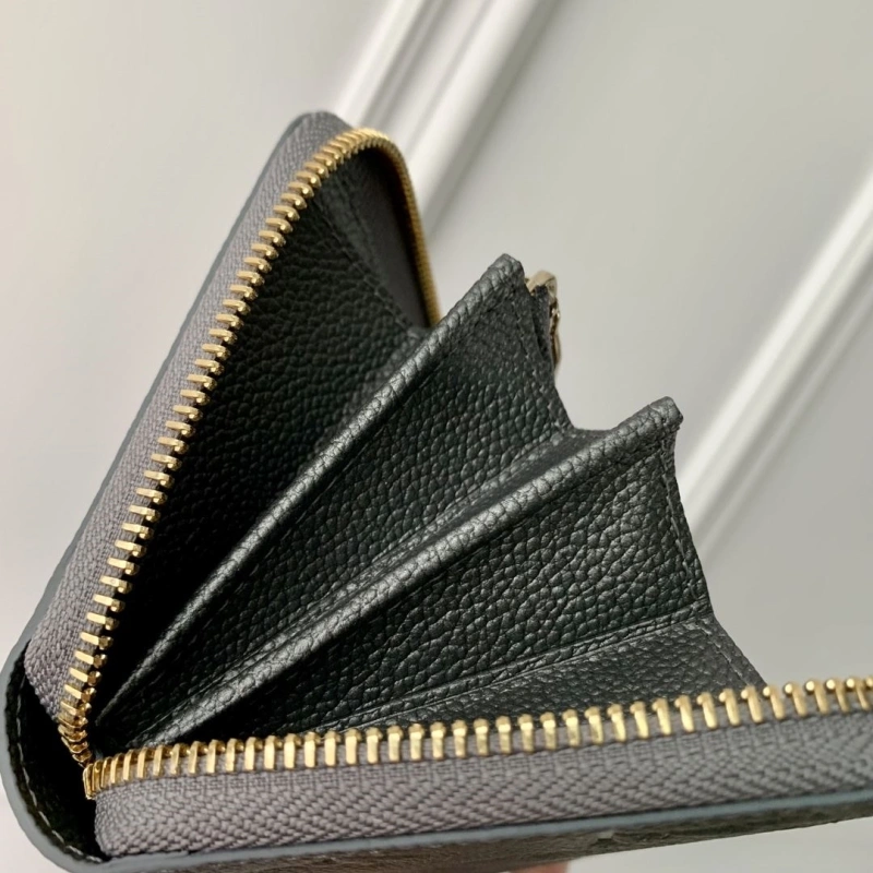 LV Wallets 4048A-0102