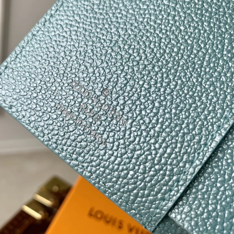LV Wallets 4048A-0135