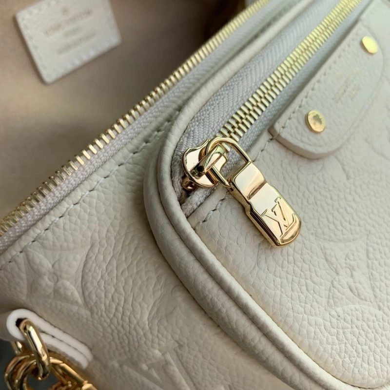 LV Cosmetic Bags 4048G-0044