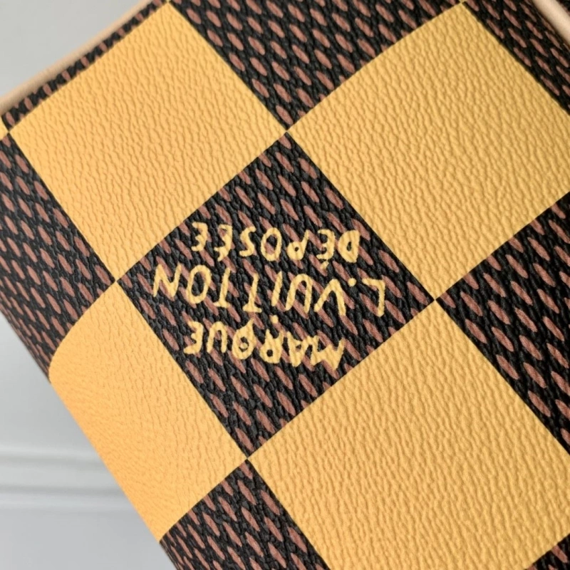 LV Cosmetic Bags 4048I-0051
