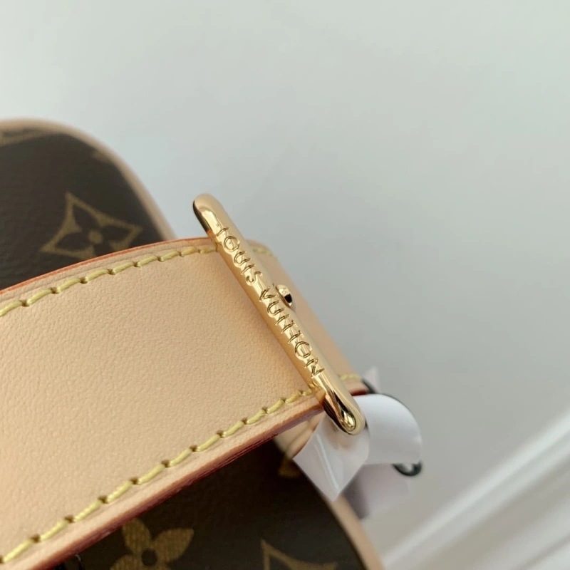 LV Cosmetic Bags 4048I-0389