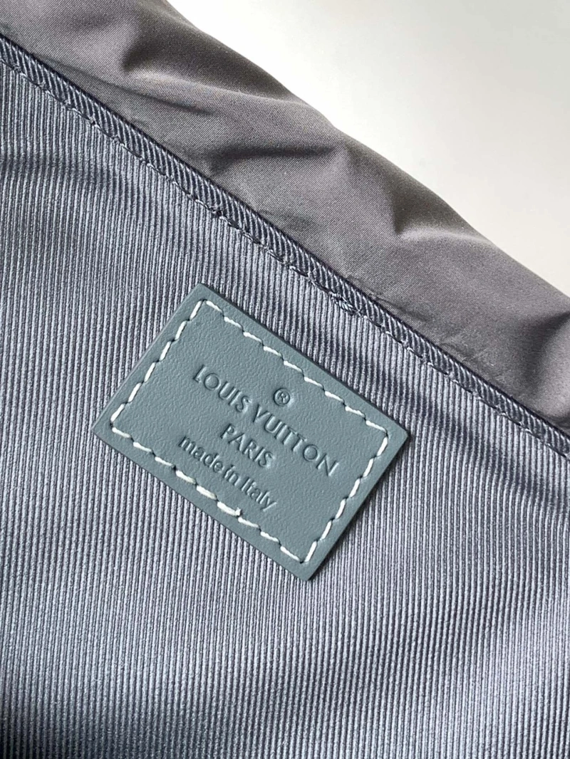 LV Backpacks 4056D-0136