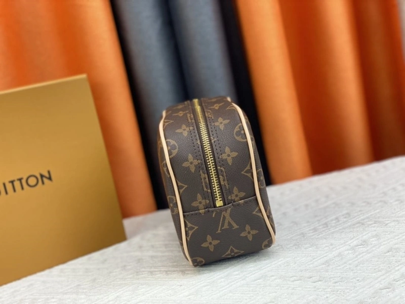 LV Cosmetic Bags 4081B-0531