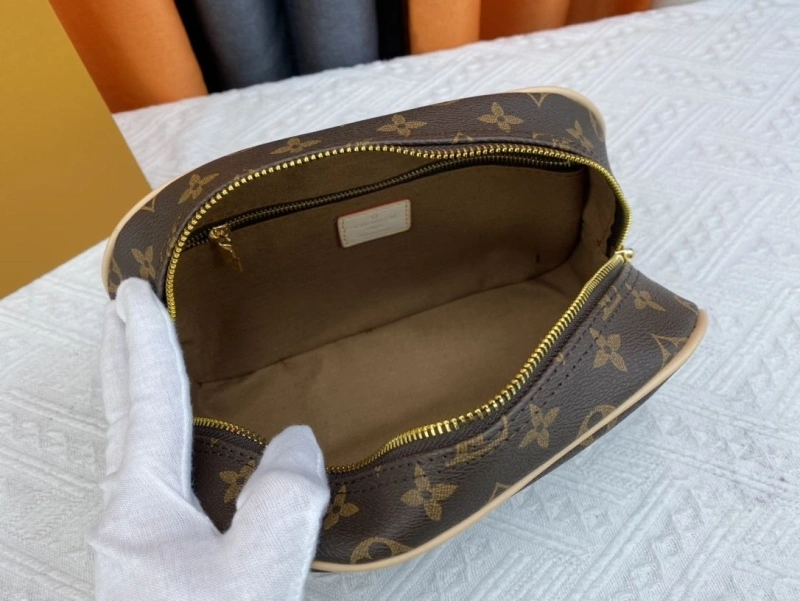 LV Cosmetic Bags 4081B-0531