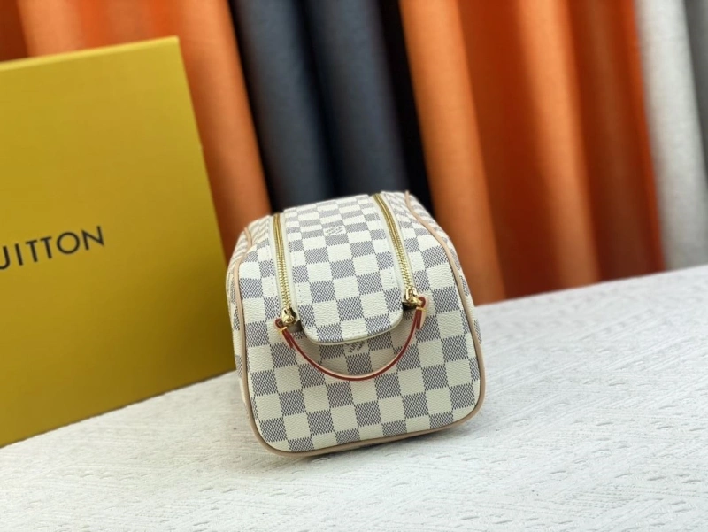 LV Cosmetic Bags 4081B-0542
