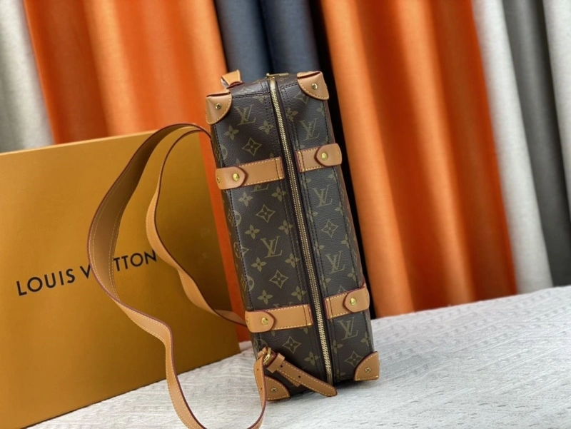 LV Backpacks 4081B-0551