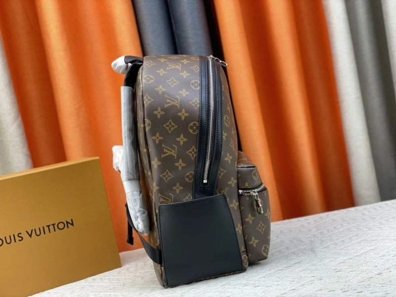LV Backpacks 4081B-0562