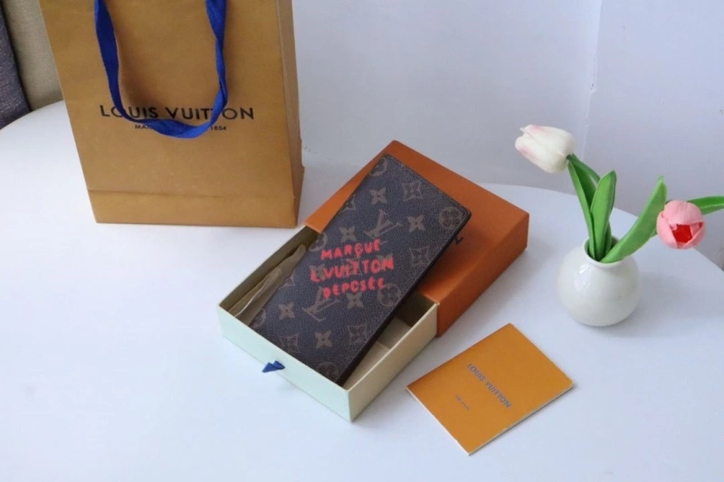 LV Wallets 4178A-0003