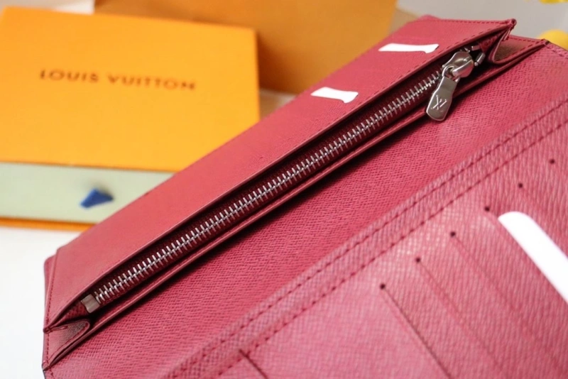 LV Wallets 4178A-0024