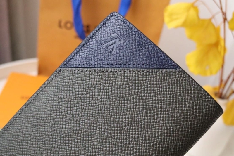 LV Wallets 4178A-0025