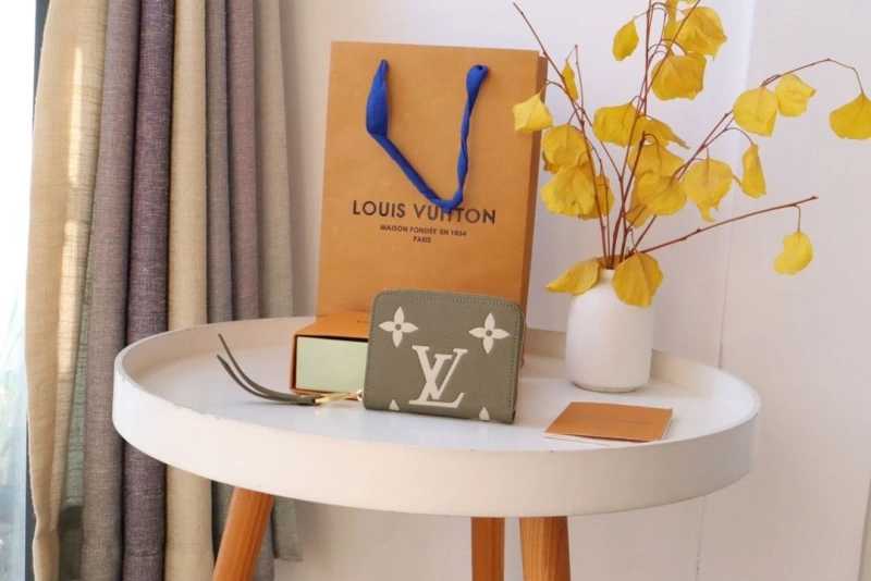 LV Wallets 4178A-0043
