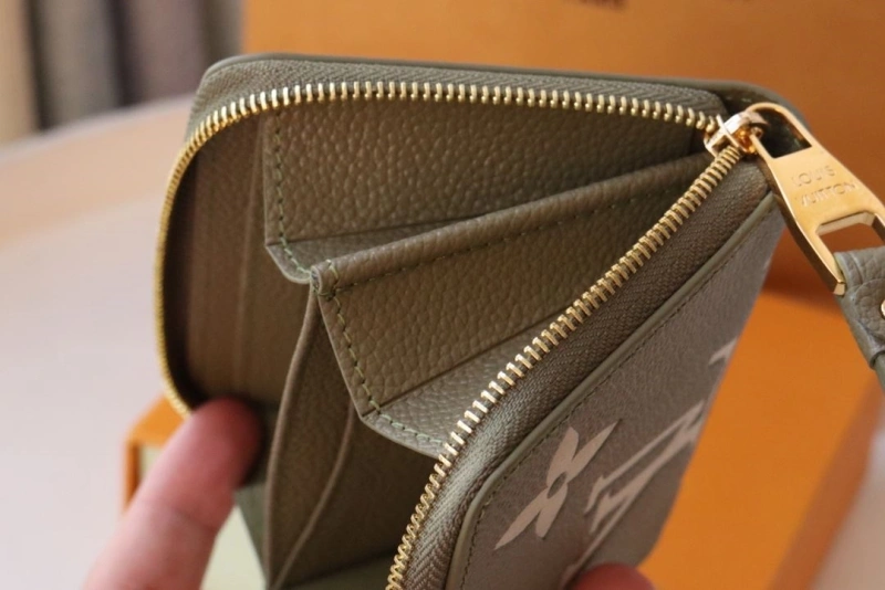 LV Wallets 4178A-0043