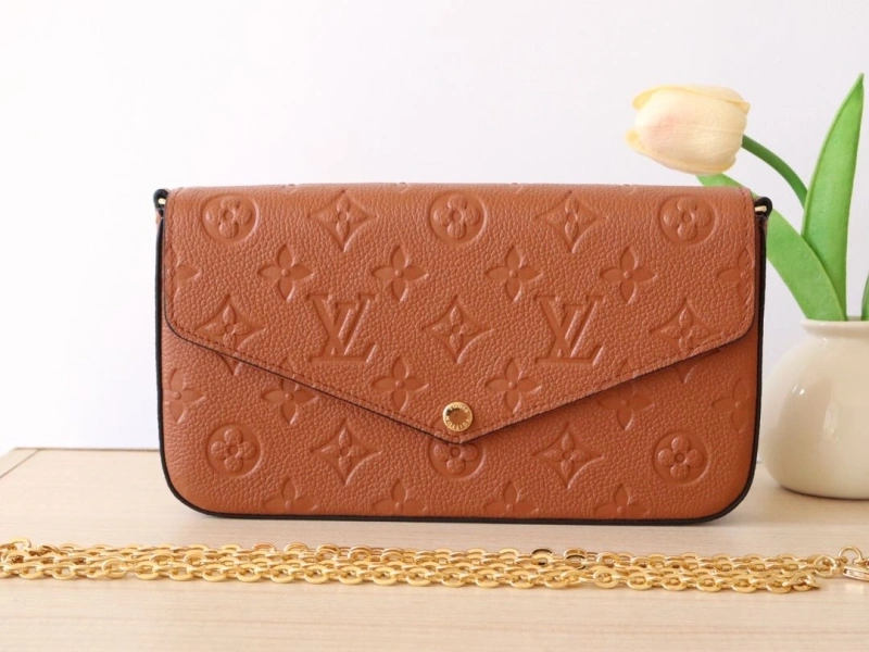 LV Wallets 4178A-0055