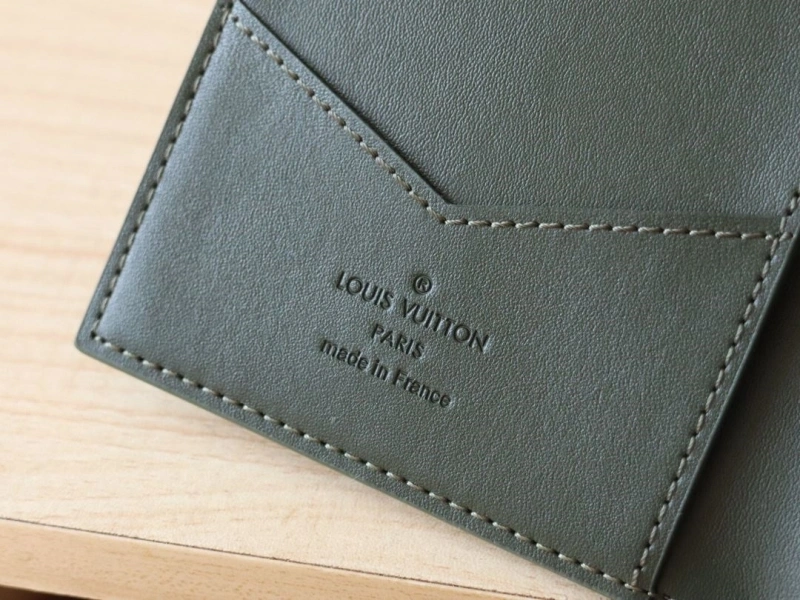 LV Wallets 4178A-0080