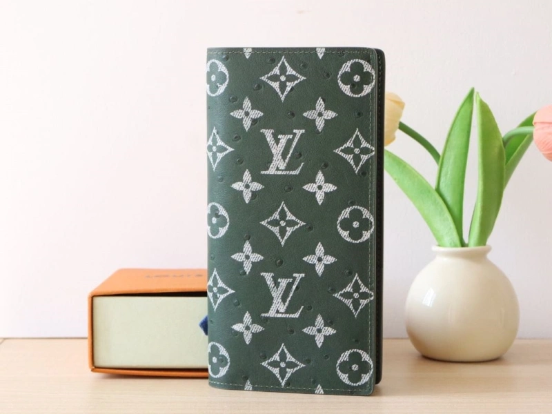 LV Wallets 4178A-0082