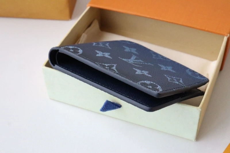 LV Wallets 4178A-0098