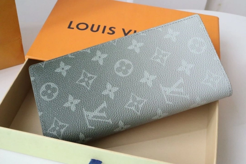 LV Wallets 4178A-0101