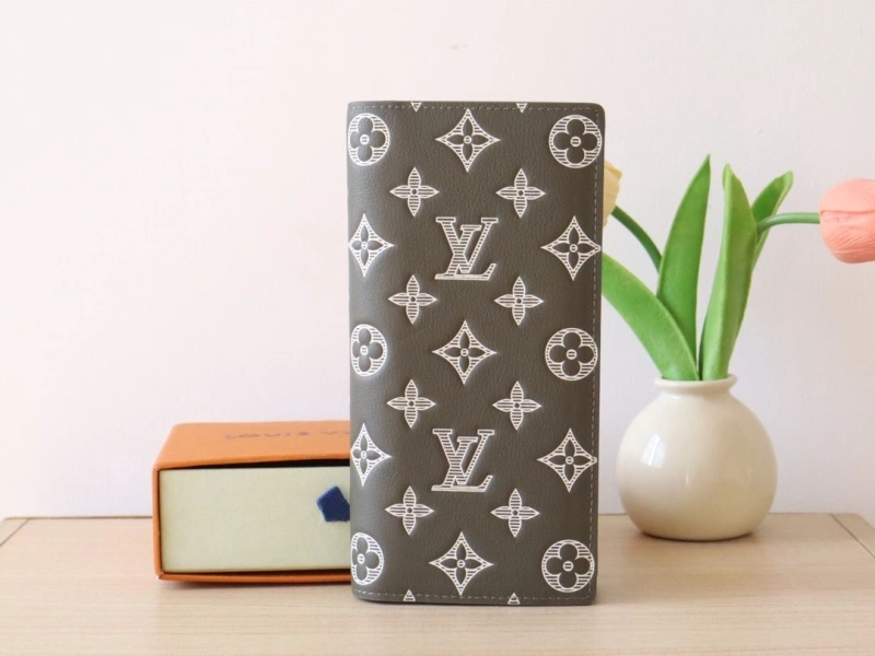 LV Wallets 4178A-0104