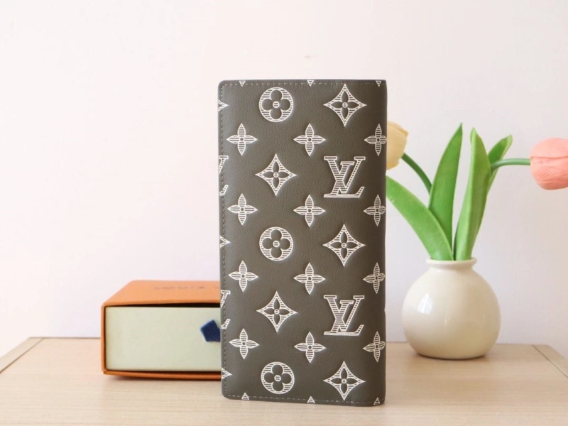 LV Wallets 4178A-0104