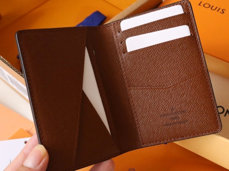LV Wallets 4178A-0123