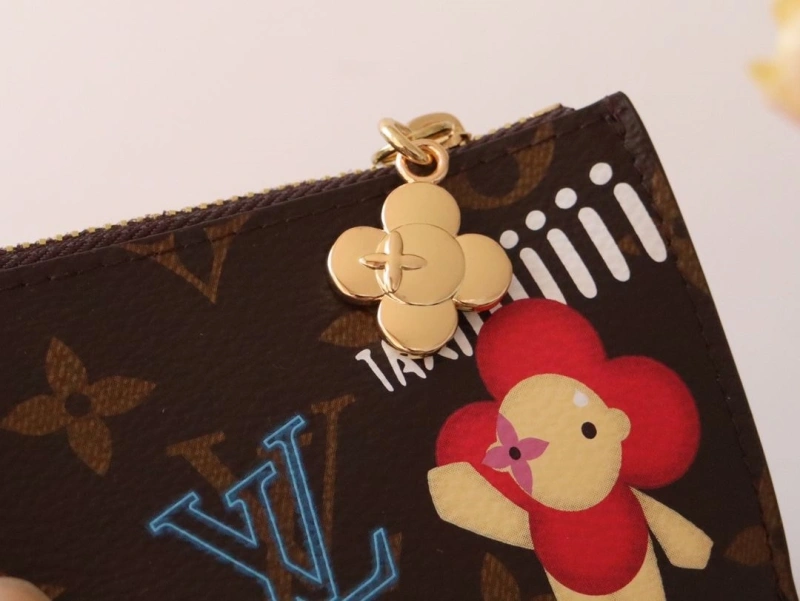 LV Wallets 4178A-0143