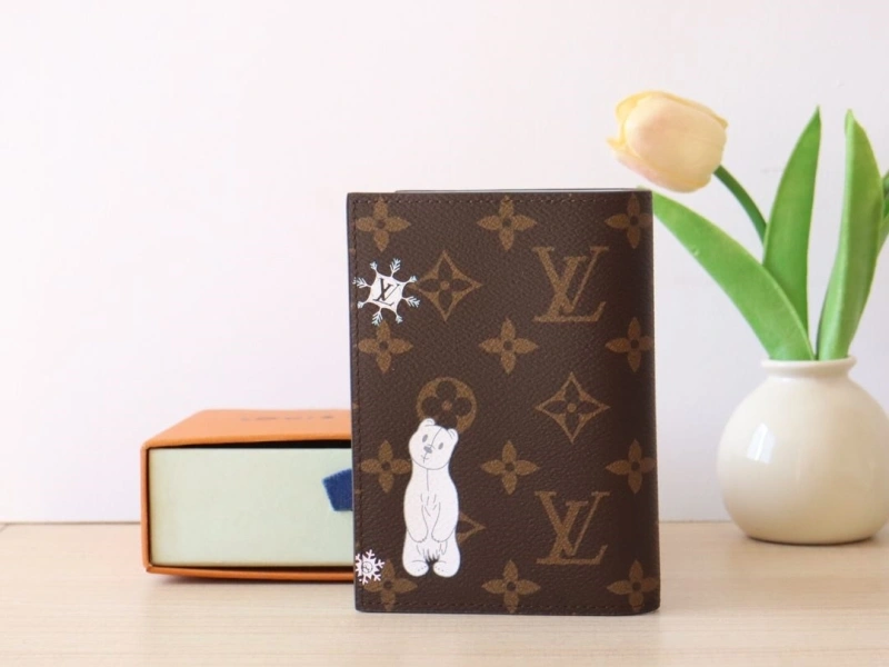 LV Wallets 4178A-0149