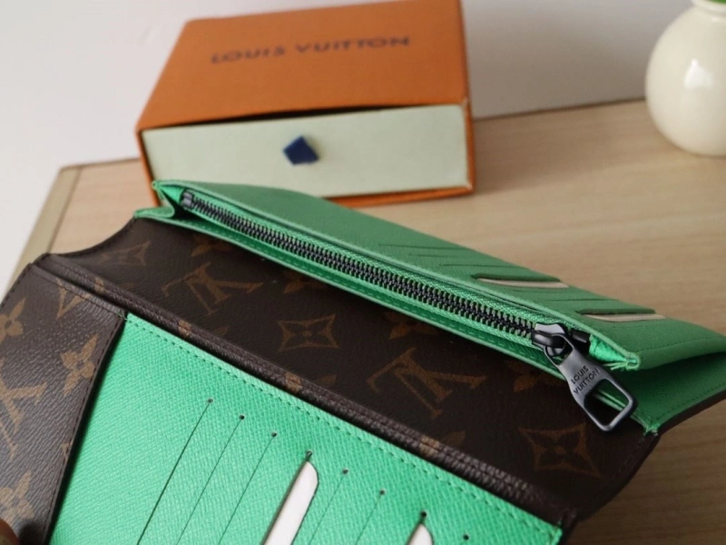 LV Wallets 4178A-0193