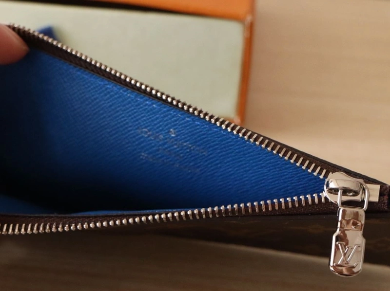 LV Wallets 4178A-0197