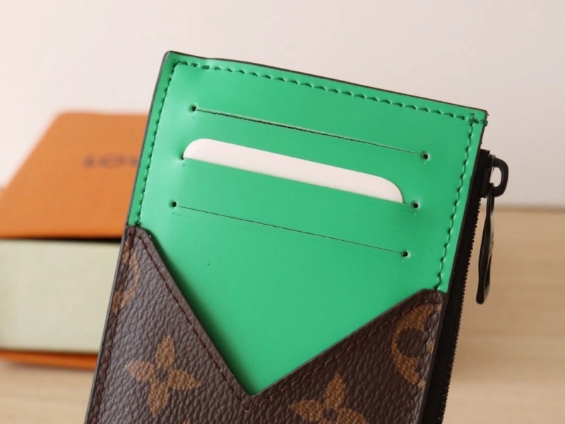 LV Wallets 4178A-0198