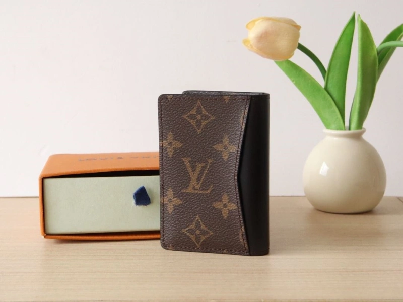 LV Wallets 4178A-0206