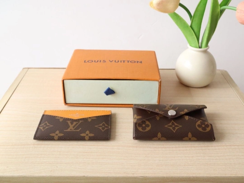 LV Wallets 4178A-0211