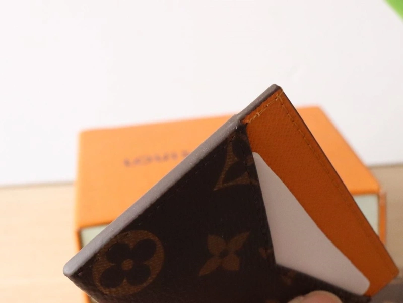 LV Wallets 4178A-0211