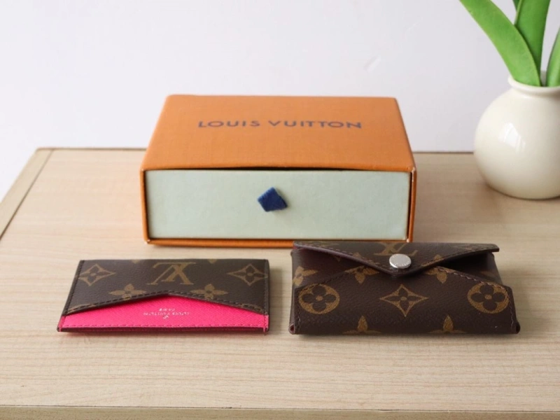 LV Wallets 4178A-0212