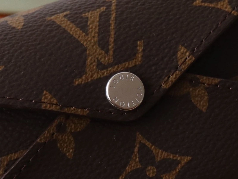LV Wallets 4178A-0212