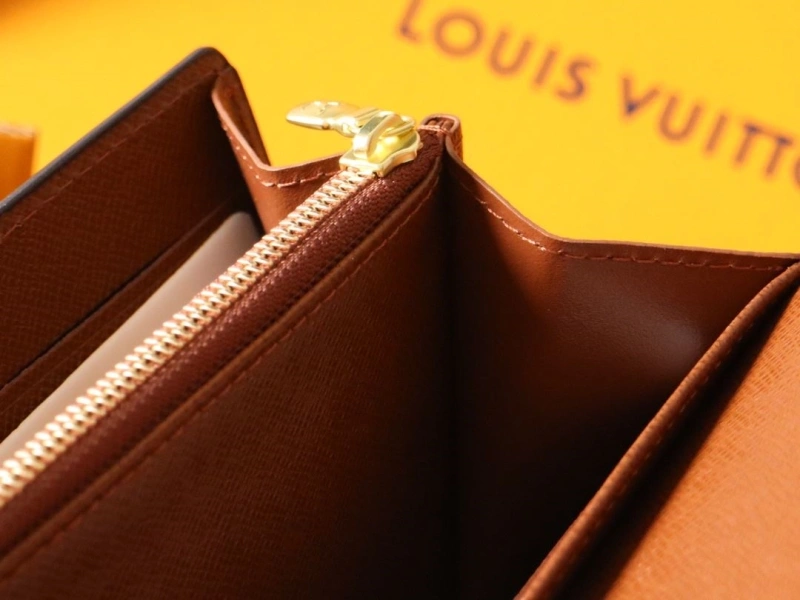 LV Wallets 4178A-0218