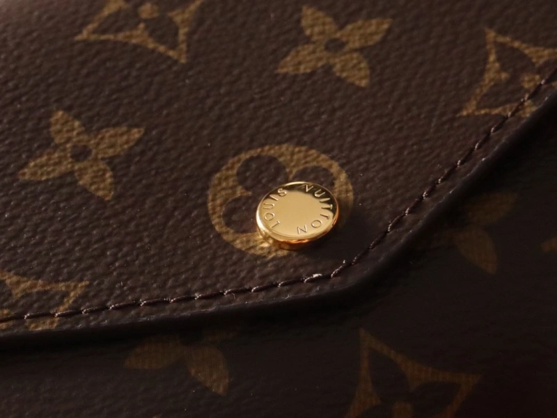 LV Wallets 4178A-0218