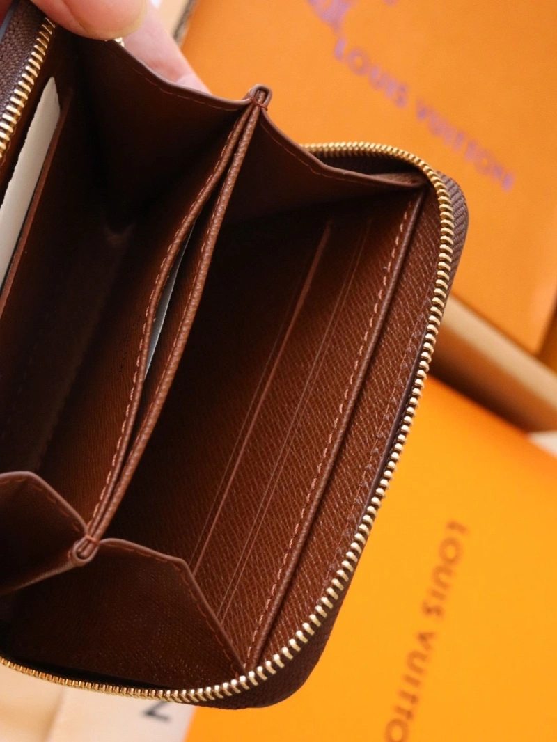 LV Wallets 4178A-0219