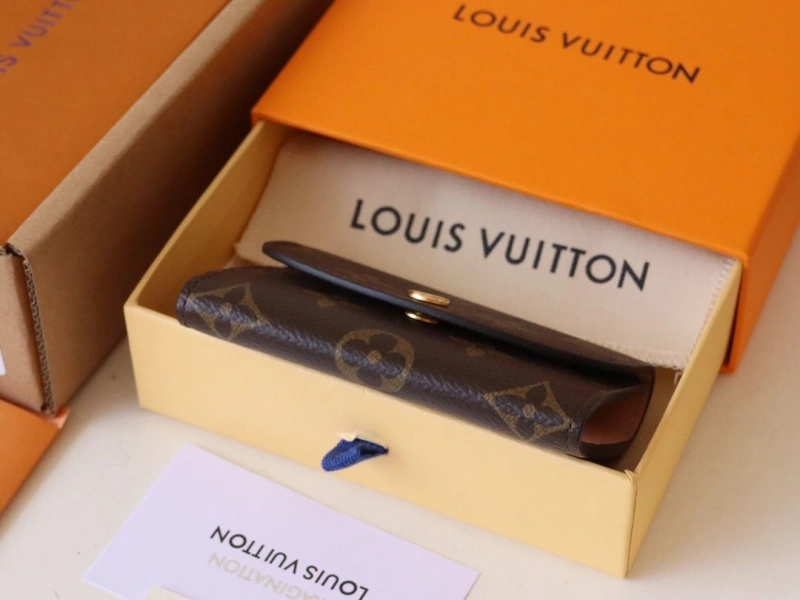 LV Wallets 4178A-0220