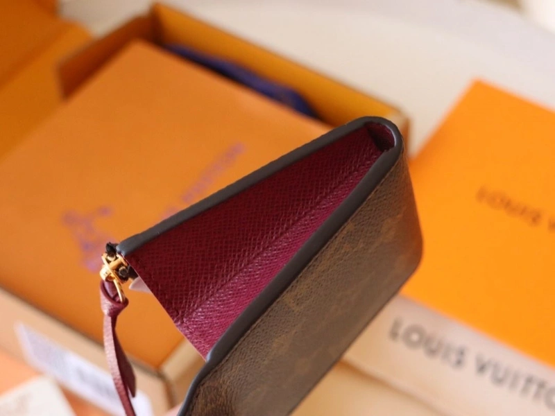 LV Wallets 4178A-0221