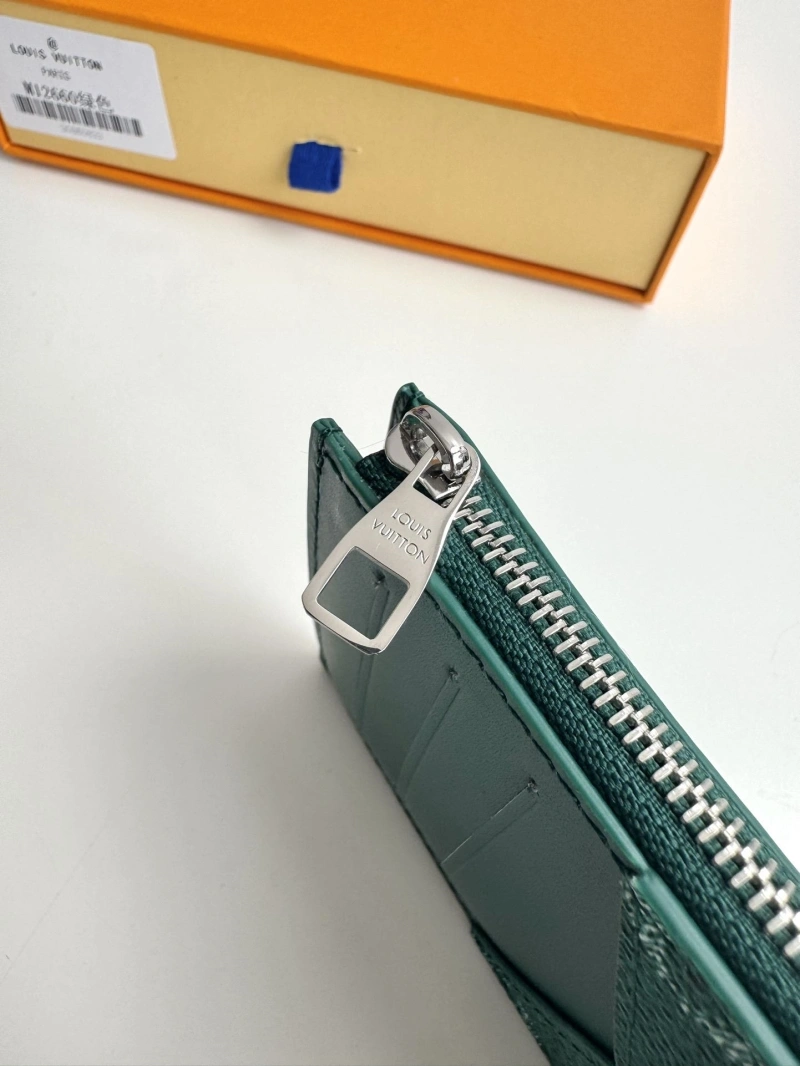 LV Wallets 4178A-0243