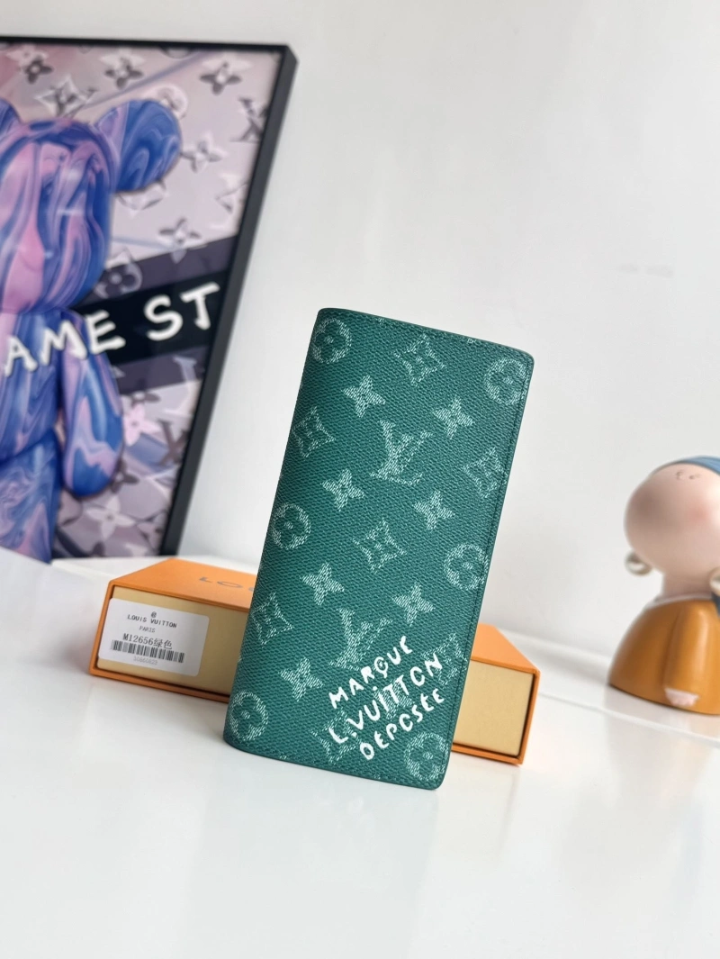 LV Wallets 4178A-0245