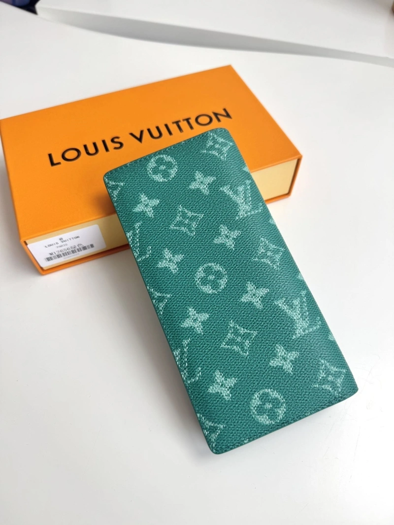LV Wallets 4178A-0245
