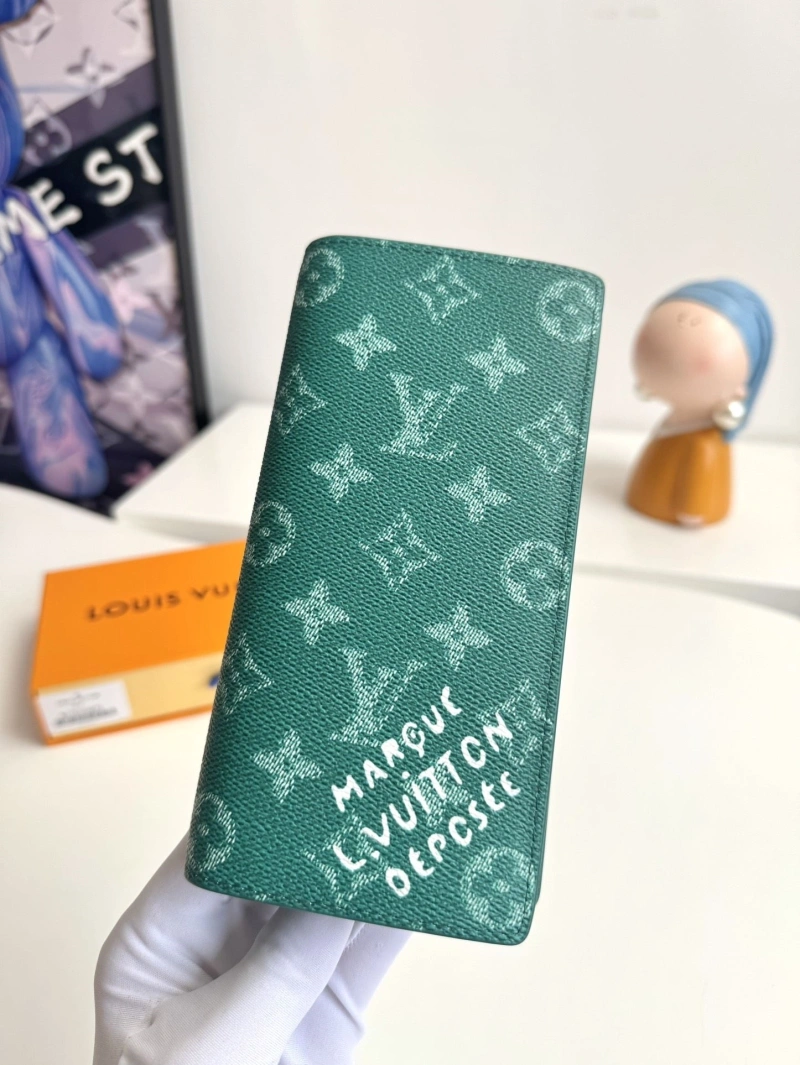 LV Wallets 4178A-0245