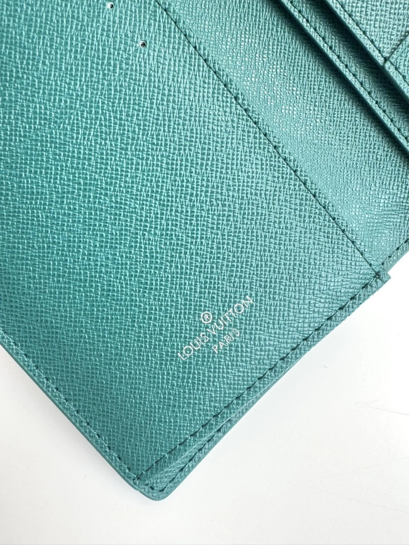 LV Wallets 4178A-0245